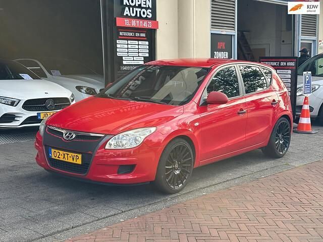 Rood Gebruikt 2007 Hyundai i30 Active Hatchback | € 2.950 (Eerlijke prijs) - Afbeelding 1/4
