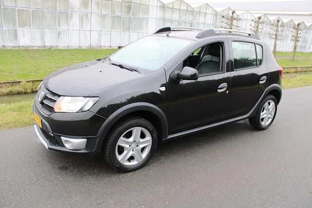 Occasion Dacia Sandero Lauréate 90 PK (66 kW) 2014 Zwart (metallic) Hatchback