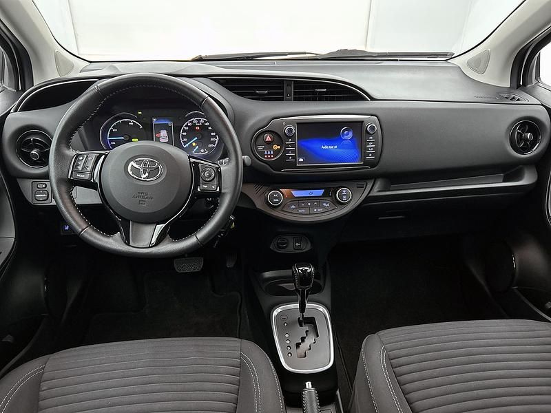 Occasion Toyota Yaris Hybrid Design 2022 Wit Hatchback