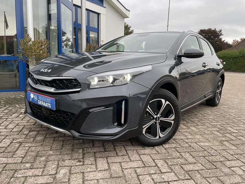 Grijs Gebruikt 2022 Kia XCeed SUV | € 24.450 (Eerlijke prijs) - Afbeelding 1/4