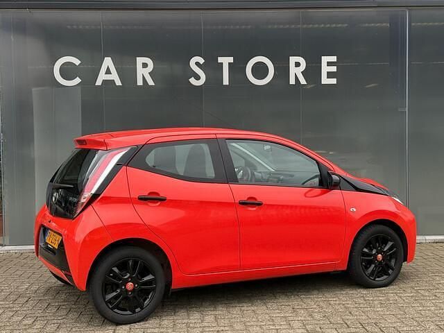 Occasion Toyota Aygo X-cite 69 PK (50 kW) 2015 Oranje Hatchback