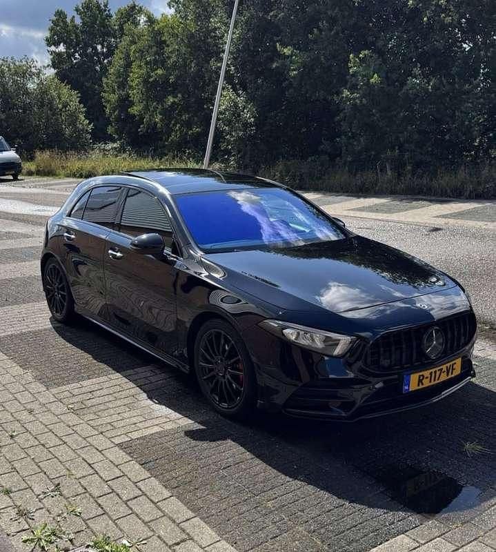 Zwart Gebruikt 2018 Mercedes A200 Stationwagen | € 23.500 (Eerlijke prijs) - Afbeelding 1/4