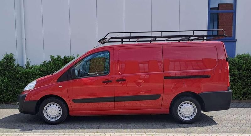 Rood Gebruikt 2013 Citroën Jumpy MPV | € 5.750 (Eerlijke prijs) - Afbeelding 1/4