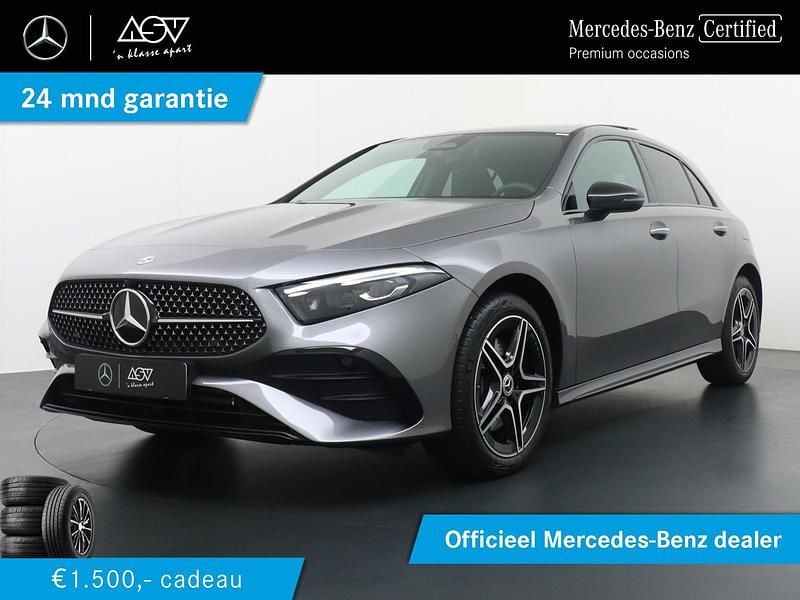Grijs Gebruikt 2025 Mercedes A250 AMG line Hatchback | € 42.895 (Duur) - Afbeelding 1/4