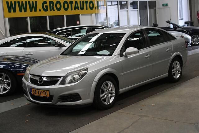 Grijs Gebruikt 2007 Opel Vectra GTS Business Hatchback | € 1.744 (Goede deal) - Afbeelding 1/4