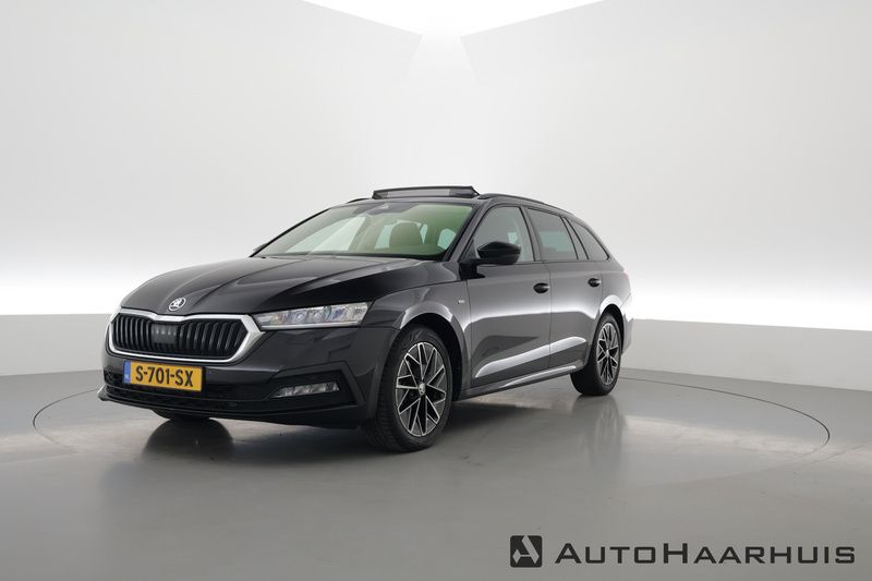 Zwart Gebruikt 2022 Skoda Octavia Business Line Stationwagen | € 28.900 (Duur) - Afbeelding 1/3