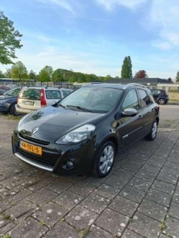 Zwart, metallic lak Gebruikt 2012 Renault Clio GrandTour Night&Day Stationwagen | € 4.750 (Eerlijke prijs) - Afbeelding 1/4