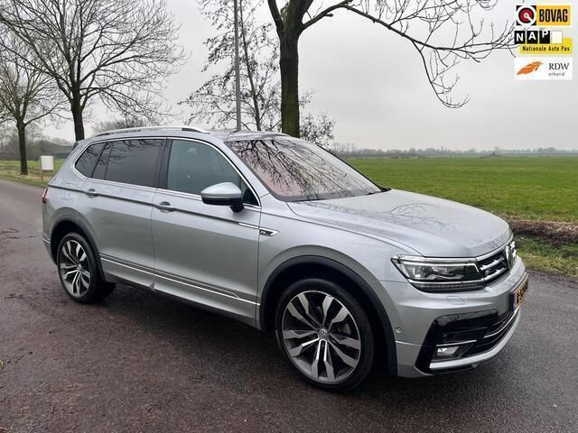 Grijs Gebruikt 2021 VW Tiguan Allspace Highline SUV | € 37.950 (Eerlijke prijs) - Afbeelding 1/4