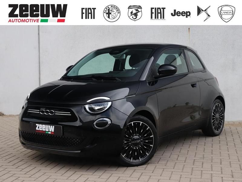 Zwart Gebruikt 2022 Fiat 500e Comfort Hatchback | € 17.900 (Eerlijke prijs) - Afbeelding 1/4