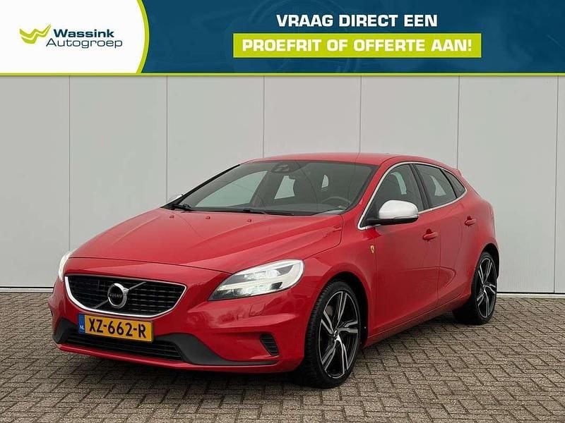 Rood Occasion 2017 Volvo V40 R-Design Hatchback | € 15.940 (Goede deal) - Afbeelding 1/4