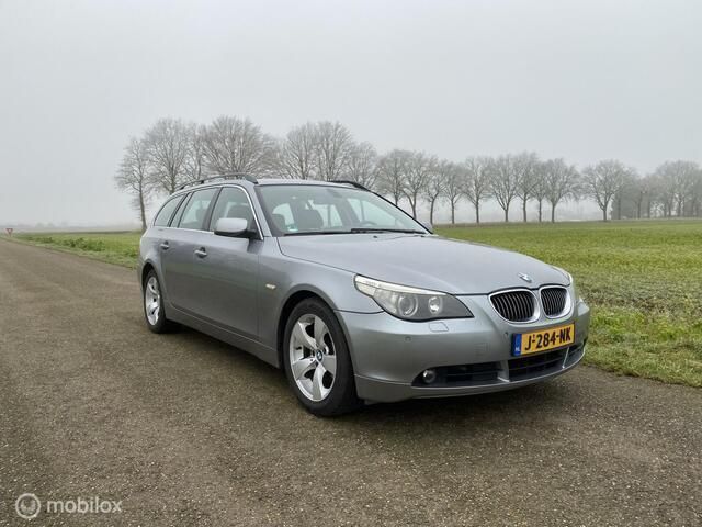 Grijs Gebruikt 2006 BMW 525 Executive Stationwagen | € 4.999 (Eerlijke prijs) - Afbeelding 1/4