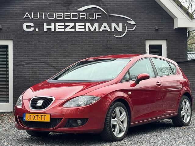 Rood Occasion 2007 Seat Leon Sport Hatchback | € 1.945 (Eerlijke prijs) - Afbeelding 1/4