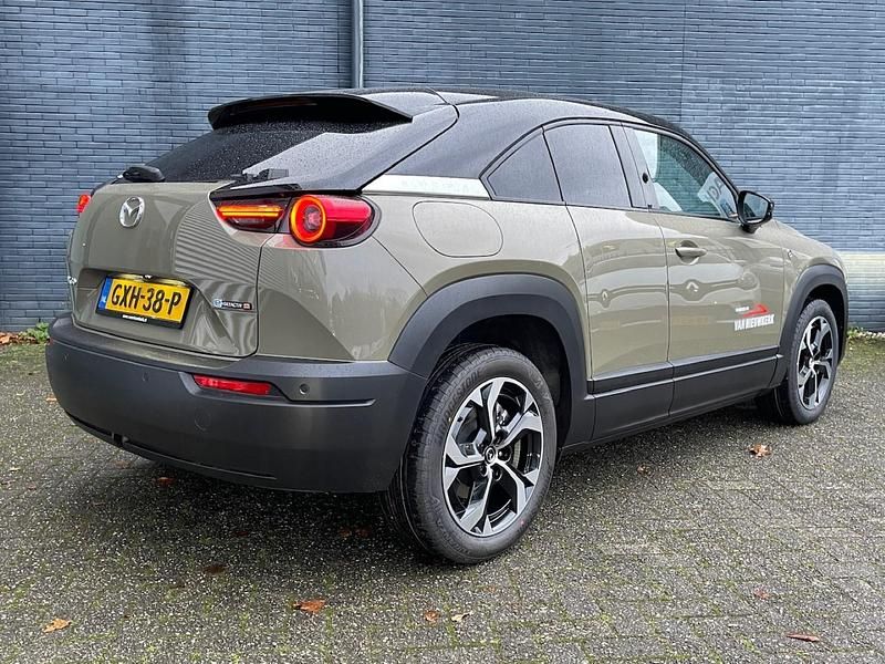 Occasion Mazda MX30 Makoto 170 PK (125 kW) 2024 Zircon sand two tone (geel metallic) SUV