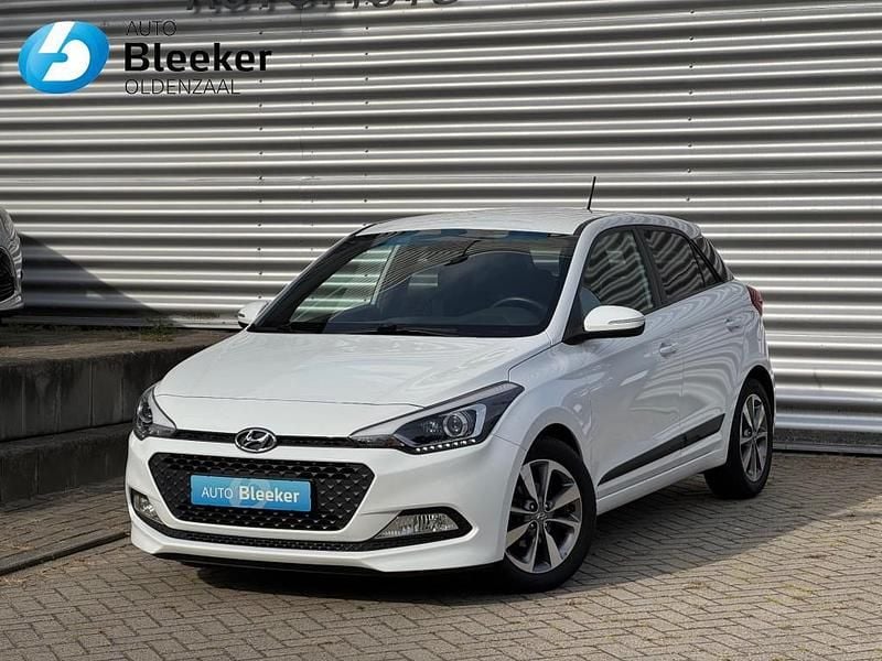 Wit Gebruikt 2017 Hyundai i20 Edition Hatchback | € 11.950 (Eerlijke prijs) - Afbeelding 1/4