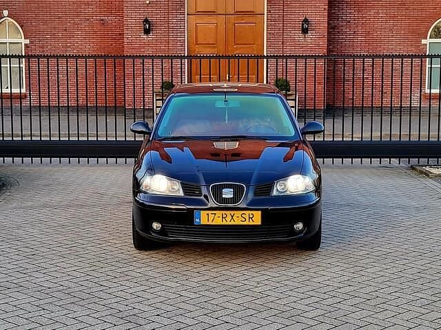 Occasion Seat Cordoba Stylance 101 PK (74 kW) 2005 Zwart Sedan