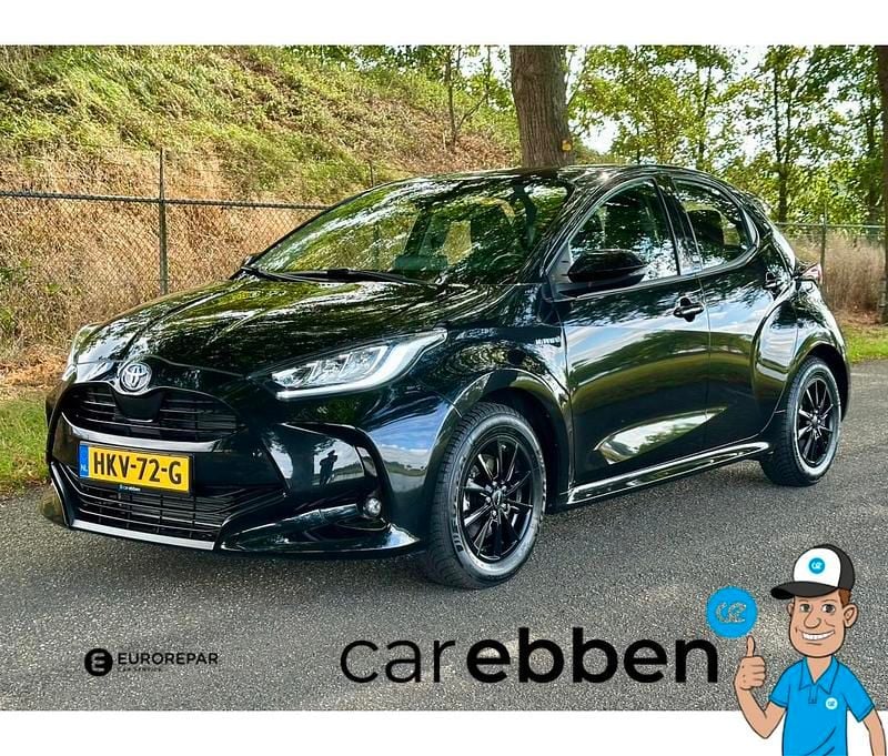 Zwart Gebruikt 2021 Toyota Yaris Hybrid Executive Hatchback | € 19.450 (Goede deal) - Afbeelding 1/4
