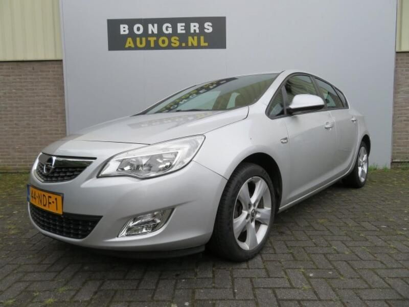 Grijs Gebruikt 2010 Opel Astra Edition MPV | € 5.000 (Eerlijke prijs) - Afbeelding 1/4