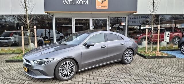 Grijs Occasion 2022 Mercedes CLA180 Business Sedan | € 29.495 (Goede deal) - Afbeelding 1/4