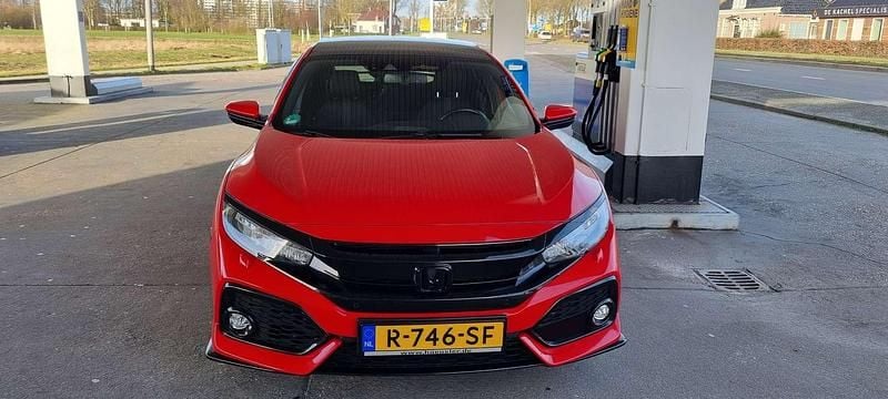 Rood Gebruikt 2017 Honda Civic Sport Plus Hatchback | € 19.500 (Super prijs) - Afbeelding 1/4
