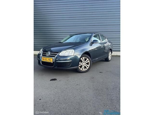 Grijs Gebruikt 2007 VW Jetta Comfortline Sedan | € 2.450 (Goede deal) - Afbeelding 1/4