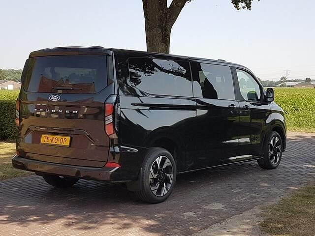 Occasion Ford Tourneo Limited 170 PK (125 kW) 2024 Zwart Van