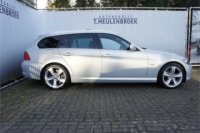 Occasion BMW 330 272 PK (200 kW) 2010 Grijs (metallic) Stationwagen