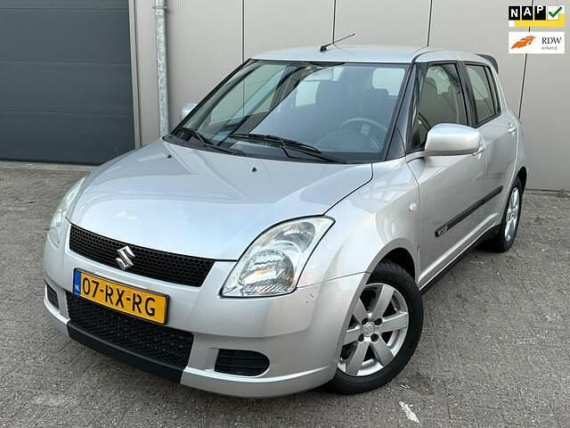 Grijs Gebruikt 2005 Suzuki Swift GLS Hatchback | € 4.999 (Eerlijke prijs) - Afbeelding 1/4