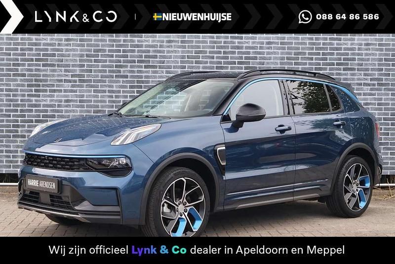 Blauw, metallic lak Gebruikt 2023 Lynk & Co 01 SUV | € 25.899 (Eerlijke prijs) - Afbeelding 1/4