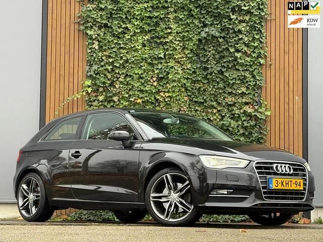 Zwart Gebruikt 2013 Audi A3 Ambition Hatchback | € 10.990 (Goede deal) - Afbeelding 1/4