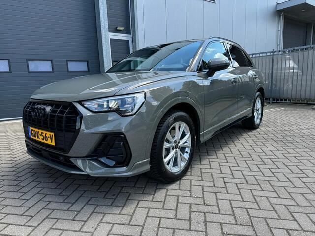 Grijs Gebruikt 2023 Audi Q3 S-Line SUV | € 44.750 (Eerlijke prijs) - Afbeelding 1/4