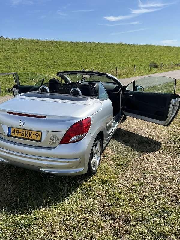 Grijs Gebruikt 2011 Peugeot 207 Griffe Cabriolet | € 5.400 (Eerlijke prijs) - Afbeelding 1/4