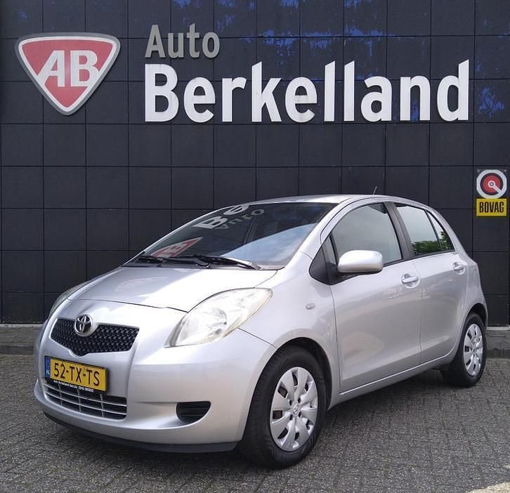 Gebruikt 2007 Toyota Yaris | € 3.950 (Iets duurder) - Afbeelding 1/4
