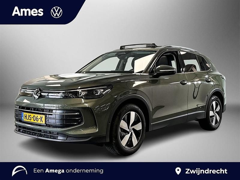 Groen Nieuw 2025 VW Tiguan Edition SUV | € 44.995 (Super prijs) - Afbeelding 1/4