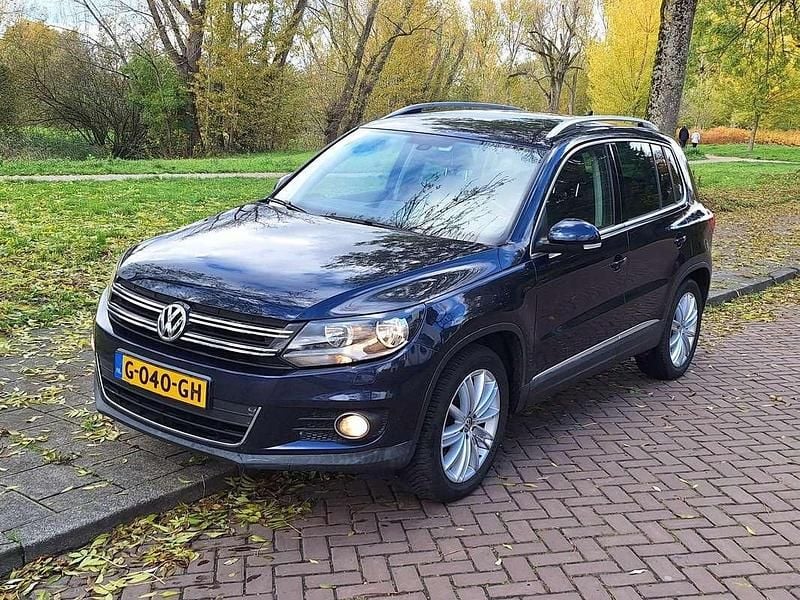 Blauw Gebruikt 2015 VW Tiguan R-line Edition SUV | € 11.390 (Goede deal) - Afbeelding 1/4