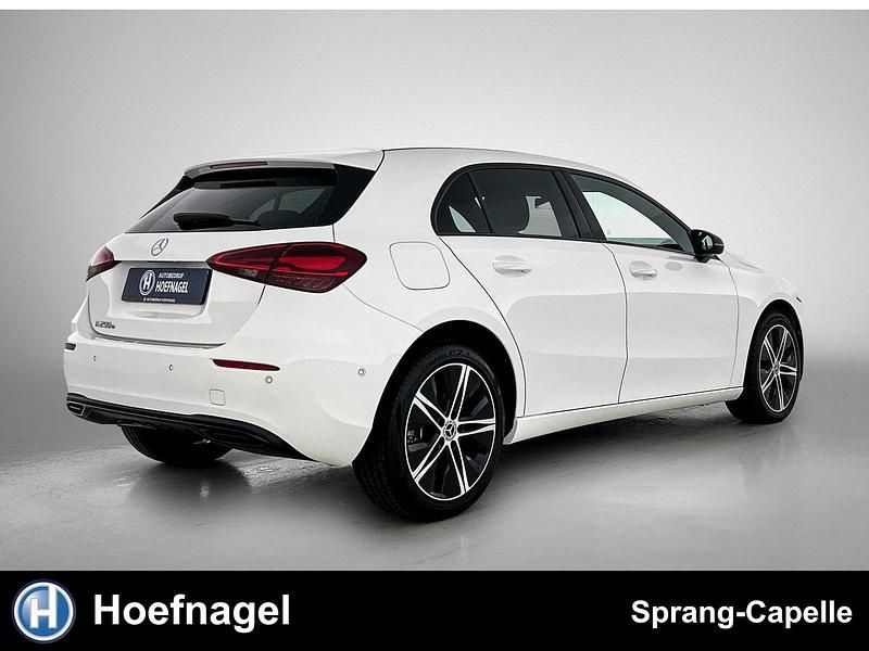 Occasion Mercedes A250 Business 163 PK (119 kW) 2023 Wit Hatchback
