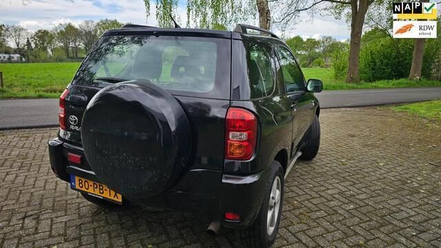 Zwart Gebruikt 2004 Toyota RAV4 Luna SUV | € 3.150 (Goede deal) - Afbeelding 1/4