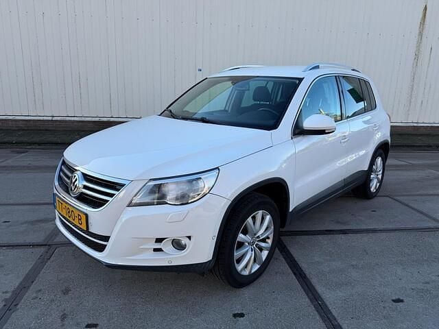 Wit Occasion 2011 VW Tiguan Comfortline SUV | € 5.399 (Super prijs) - Afbeelding 1/4