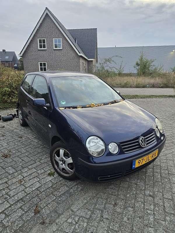 Blauw Gebruikt 2002 VW Polo Comfortline Hatchback | € 800 (Super prijs) - Afbeelding 1/4