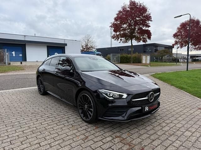 Zwart Gebruikt 2021 Mercedes E250 AMG Stationwagen | € 26.995 (Goede deal) - Afbeelding 1/4
