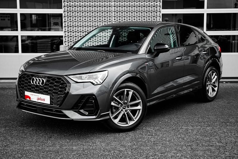Grijs Gebruikt 2025 Audi Q3 Competition SUV | € 55.995 - Afbeelding 1/4