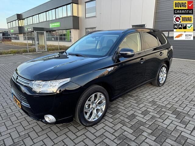 Zwart Occasion 2013 Mitsubishi Outlander Instyle SUV | € 11.999 (Iets duurder) - Afbeelding 1/4