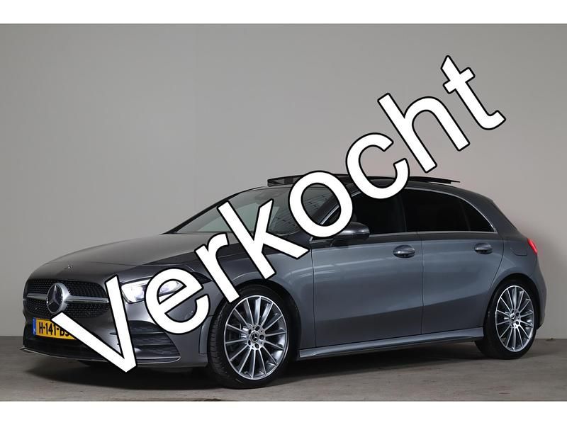 Grijs Occasion 2020 Mercedes A220 Premium Plus Hatchback | € 33.450 (Eerlijke prijs) - Afbeelding 1/4