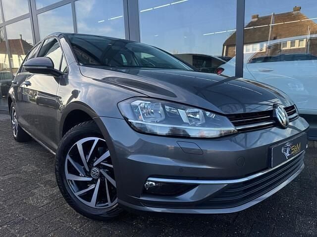 Grijs (metallic) Occasion 2018 VW Golf VII Highline Hatchback | € 12.950 (Super prijs) - Afbeelding 1/4