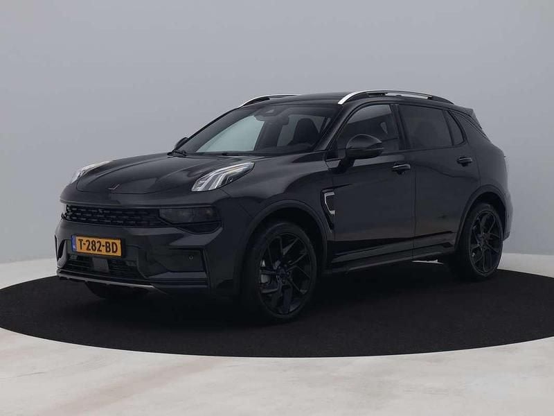 Zwart, metallic lak Gebruikt 2023 Lynk & Co 01 SUV | € 28.700 (Eerlijke prijs) - Afbeelding 1/3