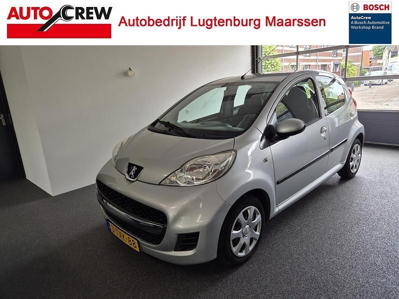 Grijs Gebruikt 2011 Peugeot 107 Hatchback | € 6.390 (Eerlijke prijs) - Afbeelding 1/4