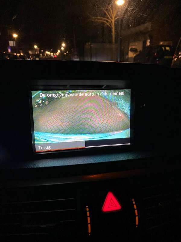 Grijs Gebruikt 2012 Mercedes E220 Sedan | € 9.750 (Iets duurder) - Afbeelding 1/4