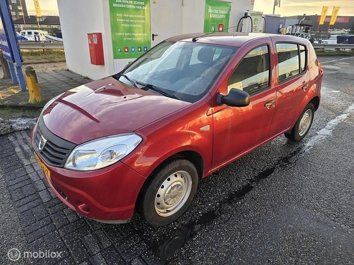 Occasion Dacia Sandero 75 PK (55 kW) 2012 Rood Hatchback