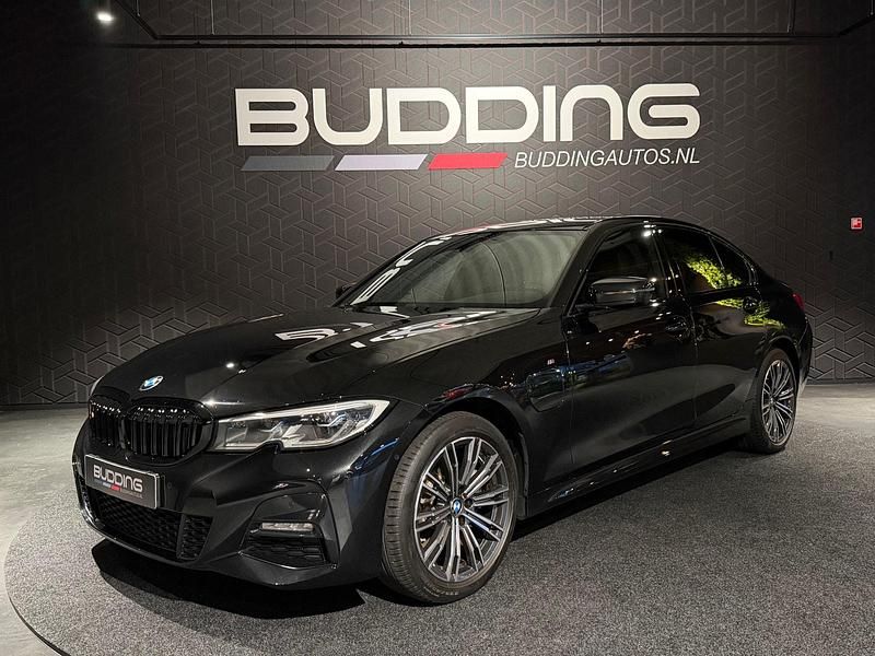Zwart Occasion 2022 BMW 320 Sedan | € 27.950 (Eerlijke prijs) - Afbeelding 1/4
