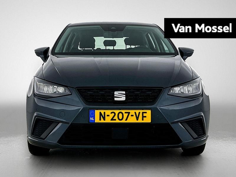 Grijs Occasion 2022 Seat Ibiza Reference Hatchback | € 13.900 (Eerlijke prijs) - Afbeelding 1/4