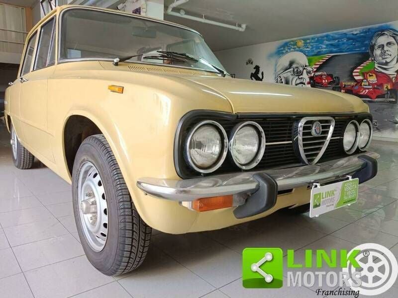 Beige Gebruikt 1975 Alfa Romeo Giulia Super Sedan | € 16.500 - Afbeelding 1/4
